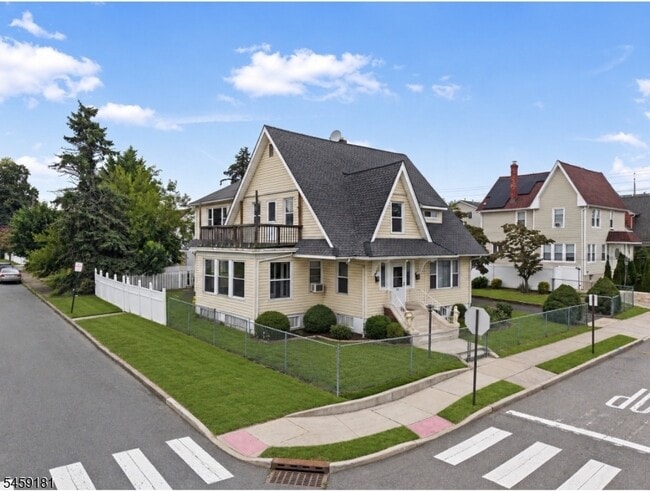 21 N 13th St