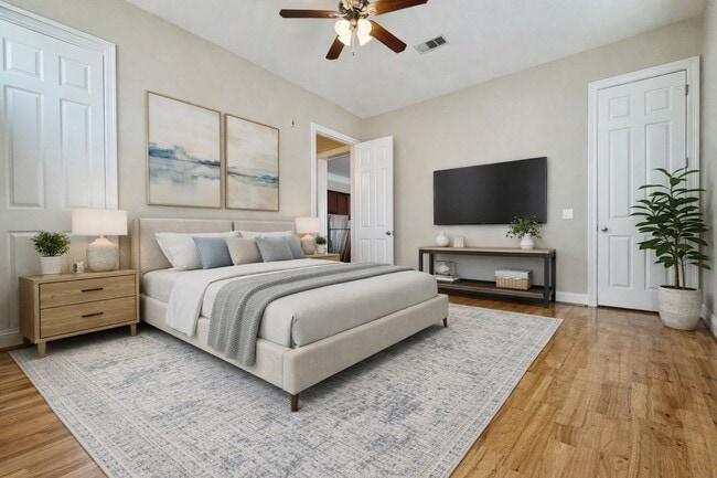 Building Photo - 314 W Bell St Unit 201