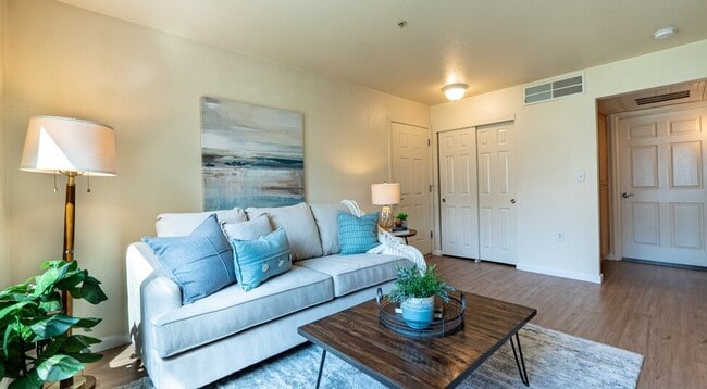 Delta Hawaii Apartments - Senior 55+