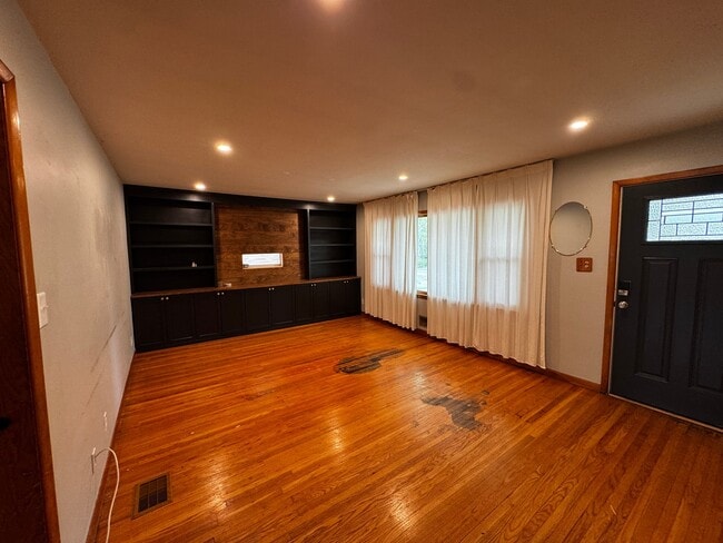 Photo - 2333 Hanover Dr
