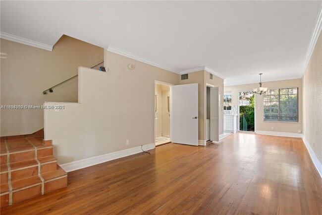 Photo - 21 Madeira Ave