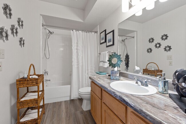 2 Bed 2 Bath Guest Bathroom