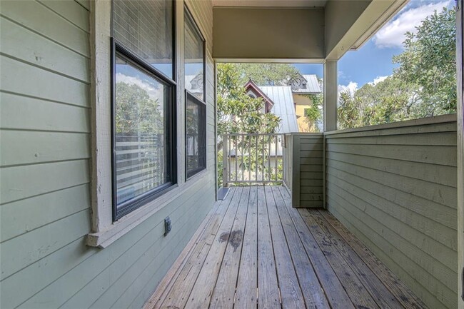 Photo - 311 W Mary St