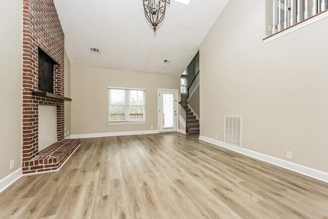 Photo - 4956 Alexis Dr