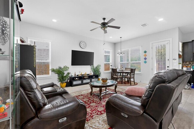Photo - 1312 Westborough Ln