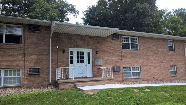 Photo - 1341 E Highland Ave Unit #1