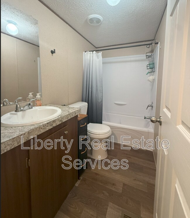 Photo - 45 Logan Ct SE