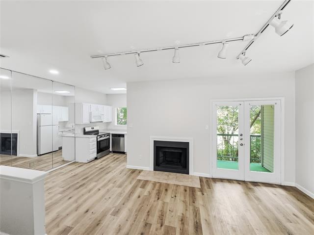 Building Photo - 7126 Holly Hill Dr Unit 210