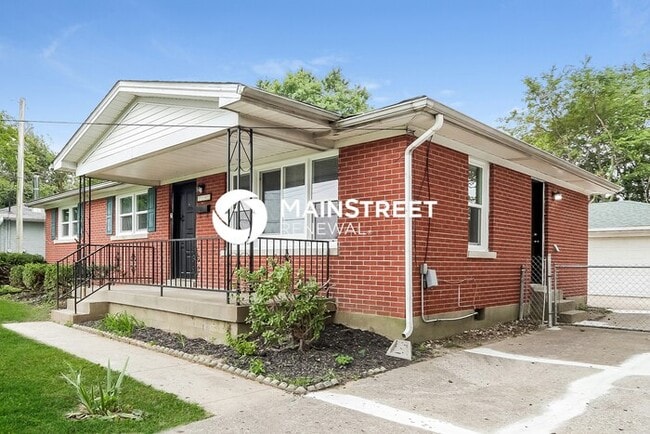 3 Bedroom Pet-Friendly Home in Louisville, KY with Main Street Renewal