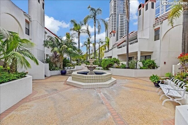 Spacious complex with lots fo greeneries - 701 Kettner Blvd Unit 161