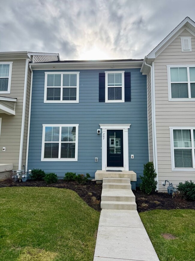 Modern 4 BR | 2.5 BA Townhome with Garage ... - Modern 4 BR | 2.5 BA Townhome with Garage ...