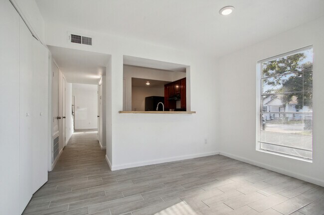 Photo - 424 Deckbar Ave Unit C