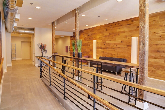 Photo - 105 N 2nd St