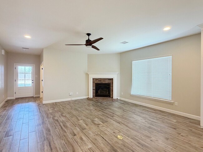 Photo - 1322 Solomon Ln