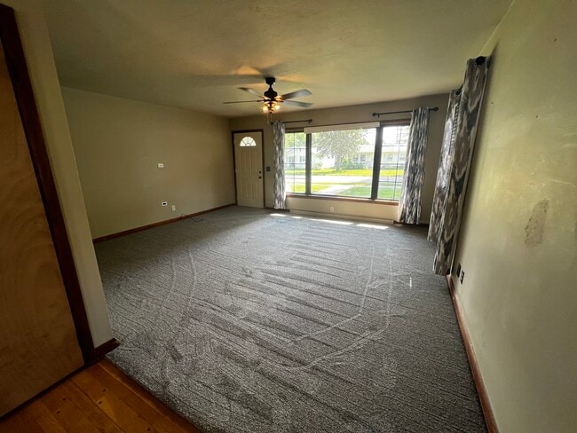 Photo - 1160 W Stover St