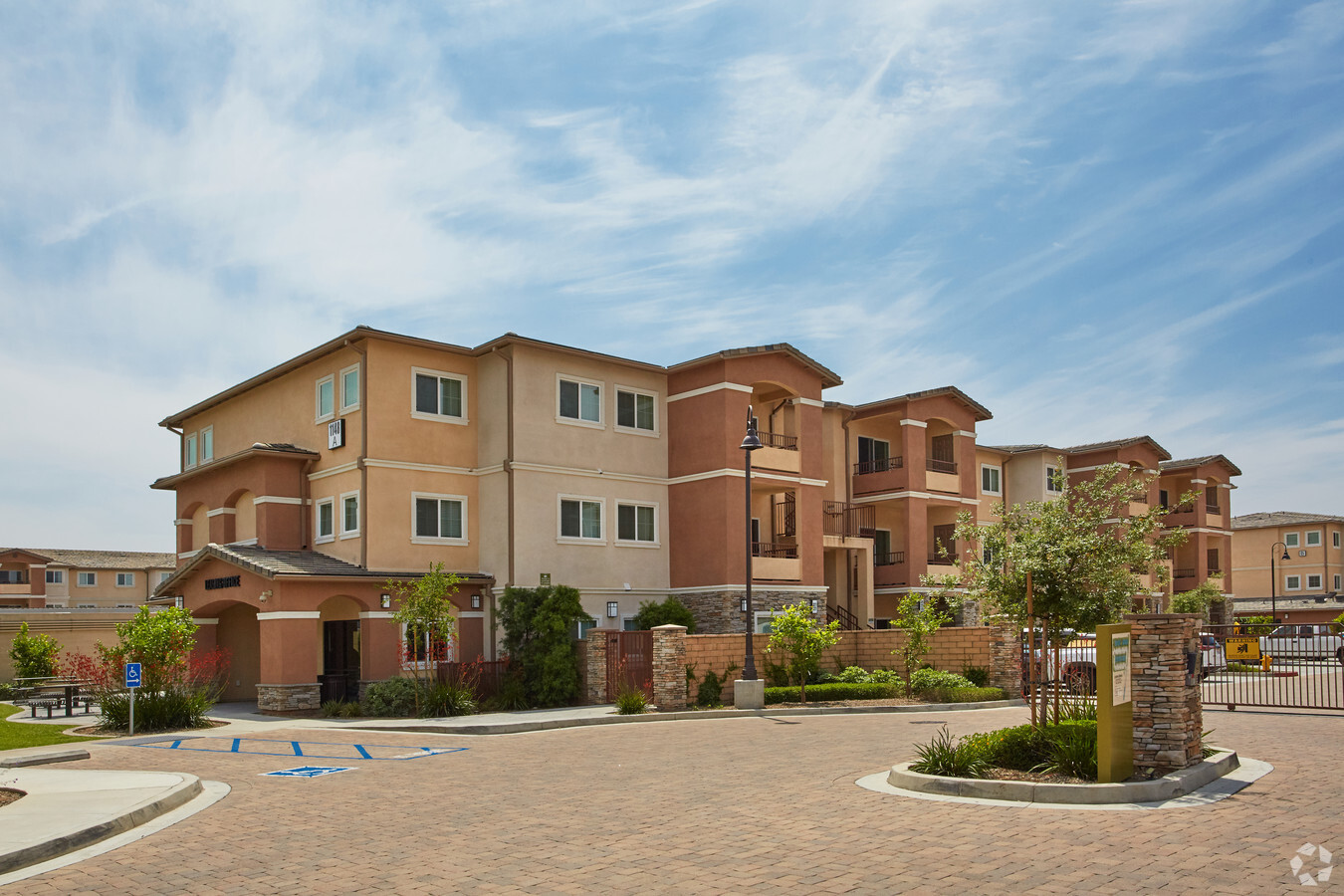 Lemon Grove Apartments - Lemon Grove Apartments