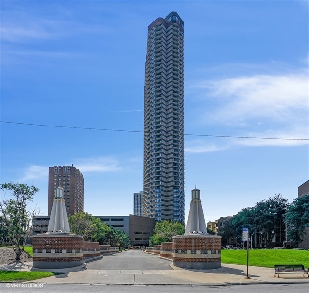 Building Photo - 3660 N Lake Shore Dr Unit 2407