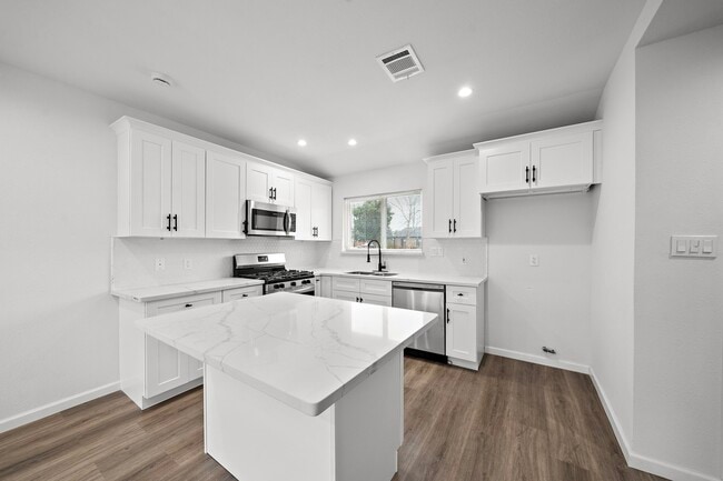 Photo - 18006 Autumn Hills Dr