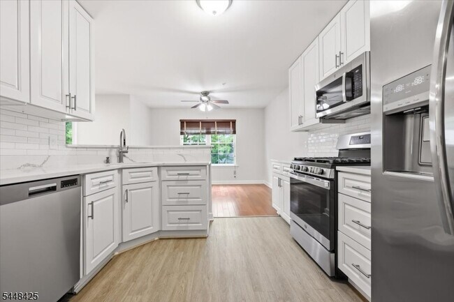 Photo - 604 Knollwood Ct