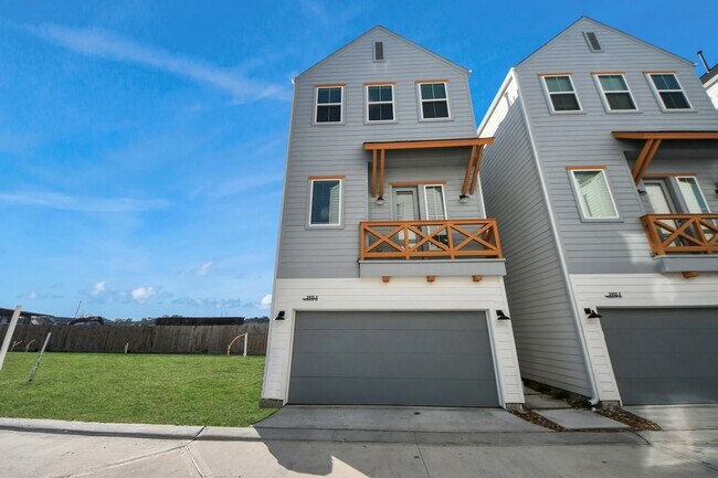 Photo - 3905 B Pinemont Dr