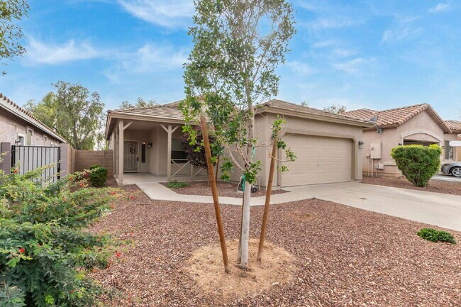 Photo - 17067 W Young St