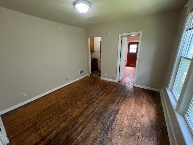 Photo - 219 E Mifflin St Unit 1B