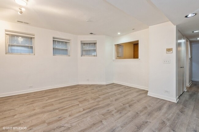 Photo - 4011 N Kenmore Ave Unit G4