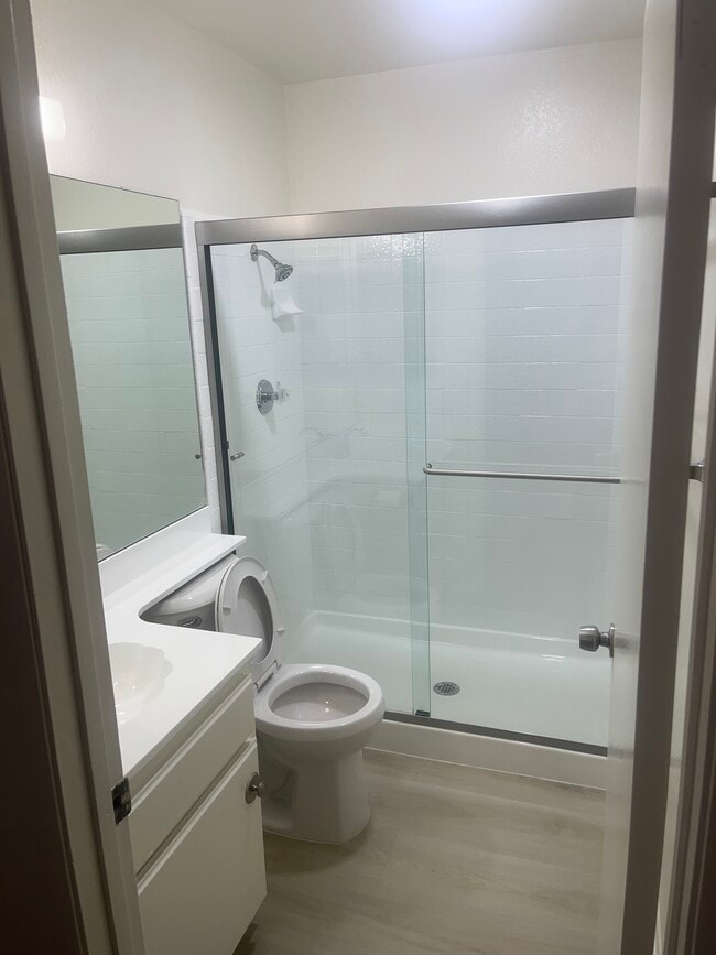 Photo - 8652 Gloria Ave Unidad D