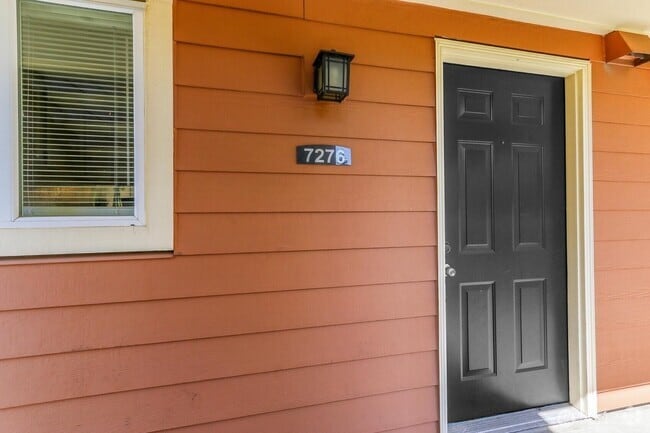 Building Photo - 7276 W Lake Sammamish Pky NE Unit 7276 Rental