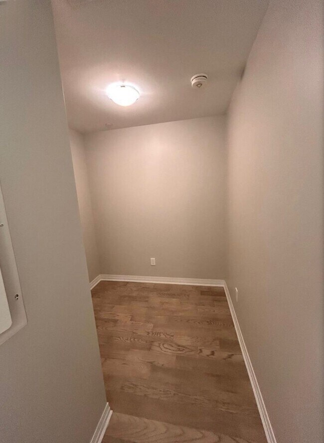 Photo - 1 Bed + Den Condominium in Milton Unité 1BED+DEN