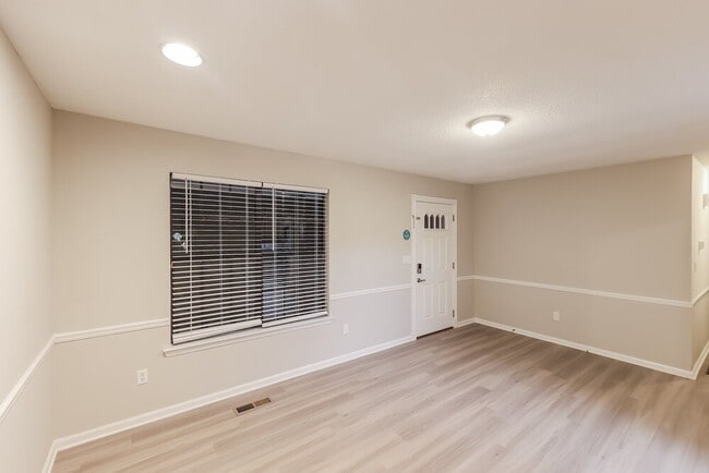 5808 Christon Cir