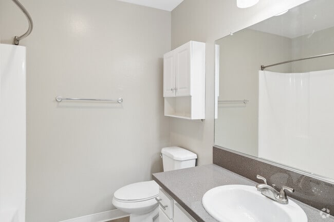 2BR, 2BA - 1,018SF - Second Bathroom