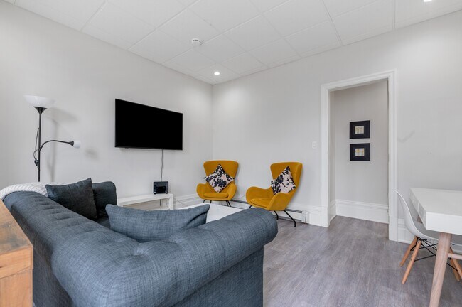 Photo - 41 Welland Ave Unit 1