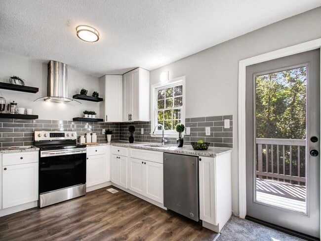 Photo - 5046 Nebo Rd