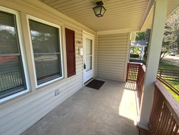 Photo - 136 Poplar Ave