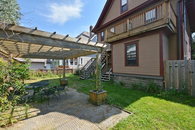 Photo - 1621 Laurel Ave