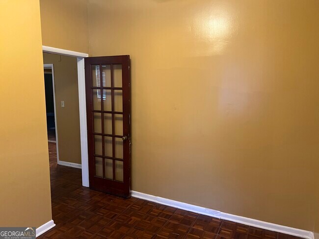 Photo - 2011 Albany St