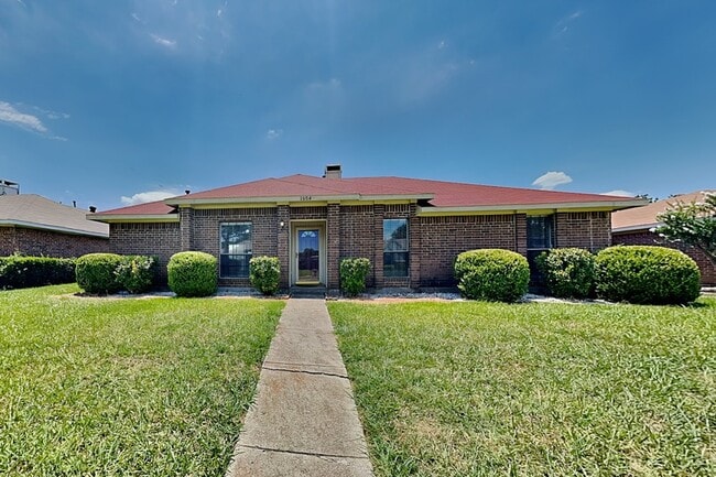 Building Photo - 1654 Belltower Dr