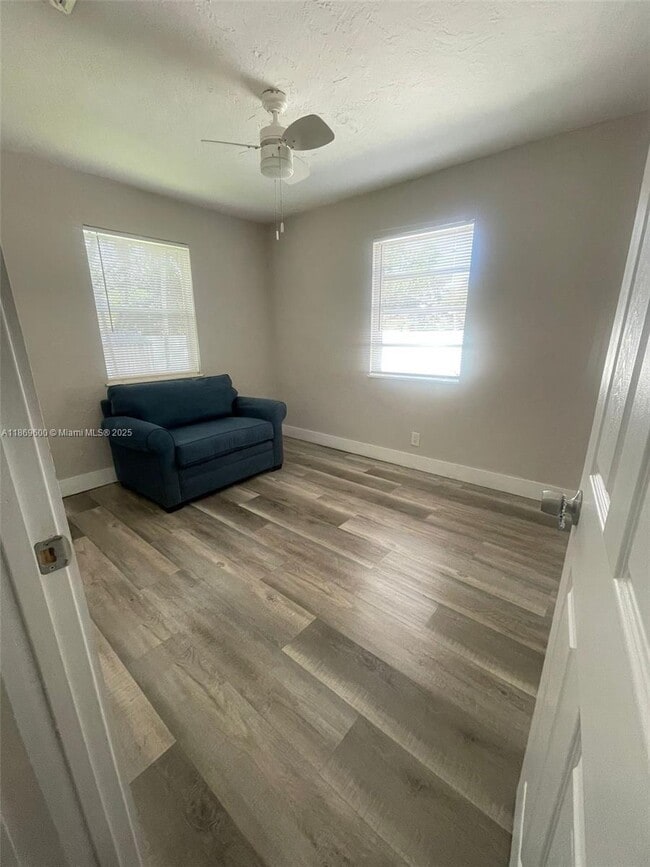 Photo - 2111 Adams St