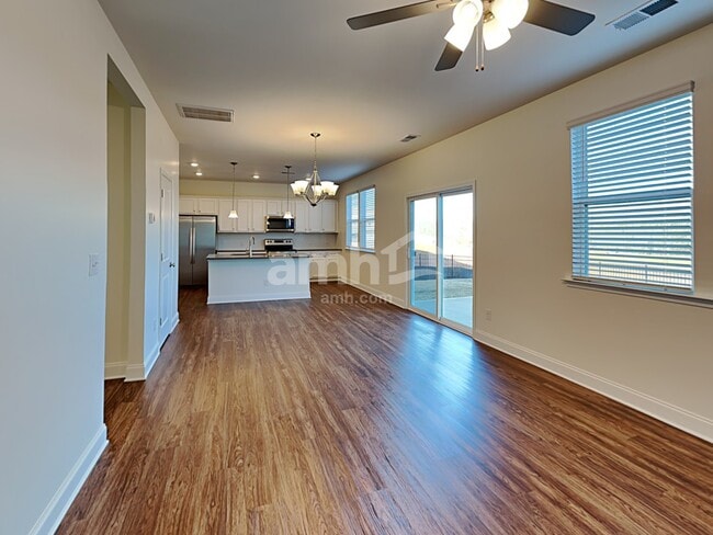 Photo - 108 Larragan Dr