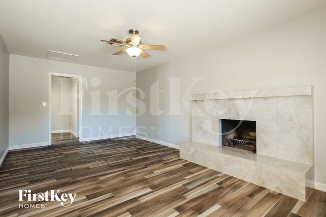 Photo - 1812 W Morten Ave