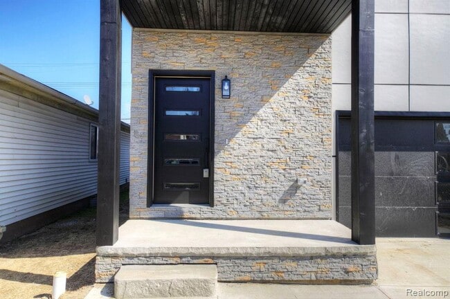 Photo - 2808 Goodrich St