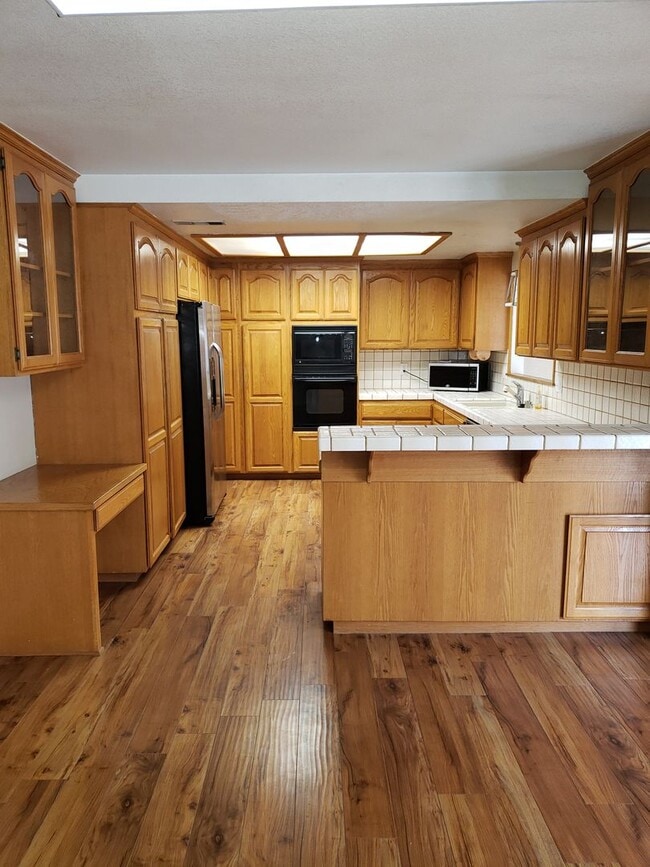 Photo - HORSE'S HORSE'S.....GREAT HOUSE WITH LOTS OF LAND AND A BARN