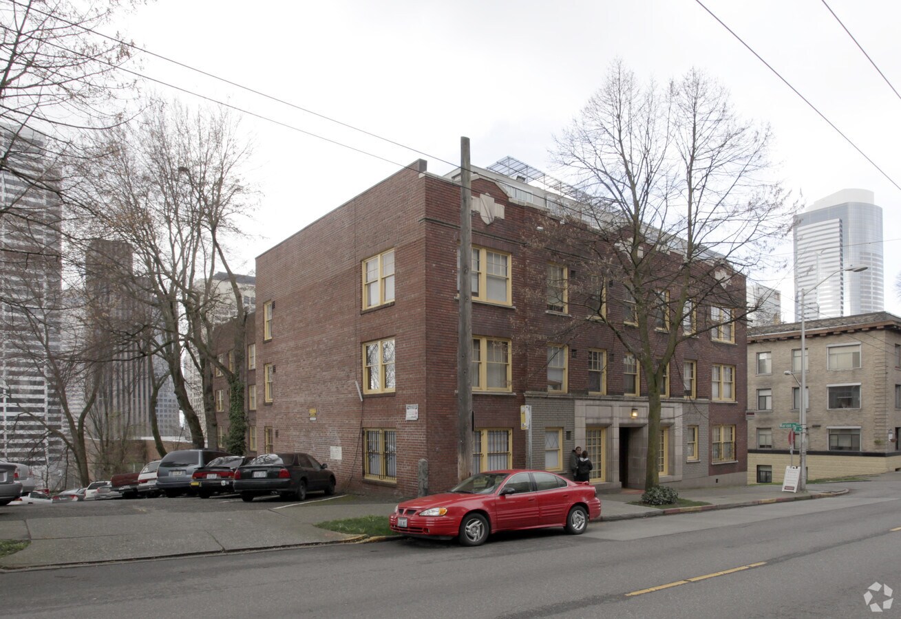 Primary - Envoy Apartments
