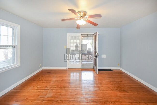 Photo - 912 N Bancroft St