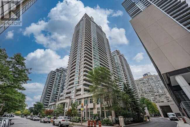 Photo - 23 Hollywood Ave Unit 3802