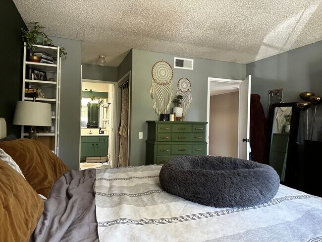 Photo - 4751 River College Dr