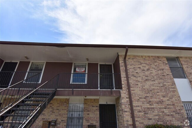 Building Photo - 4353 Brinkley St Unit 4 Rental