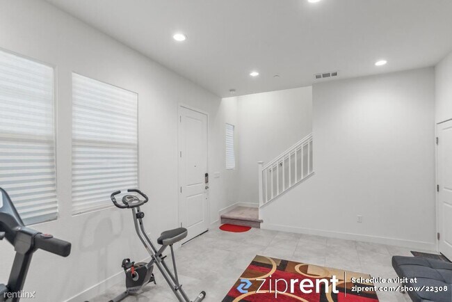 Photo - 3 br, 2.5 bath Townhome - 380 Hansen Terra...
