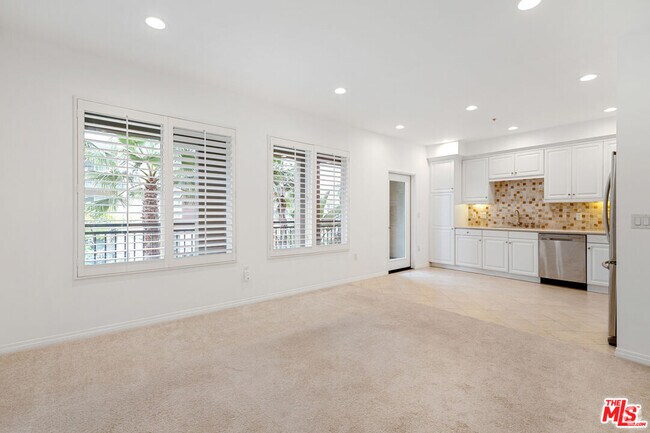 Building Photo - 6020 S Seabluff Dr Rental
